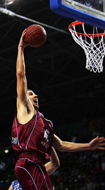 且经常上演 且经常上演